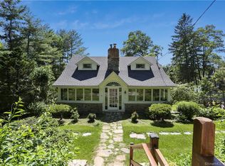 17 Ball Pond Rd E, New Fairfield, CT 06812