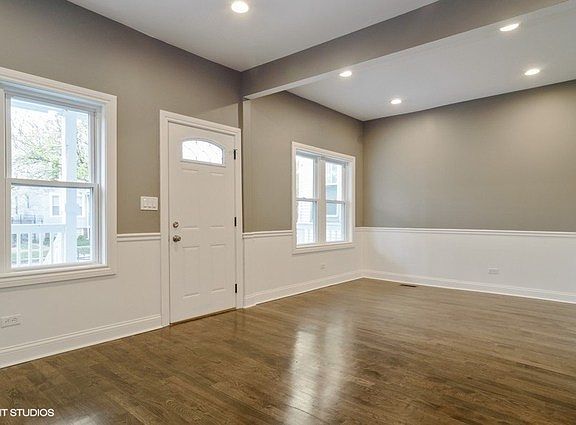 4th image of 2217 N Lawndale Ave
