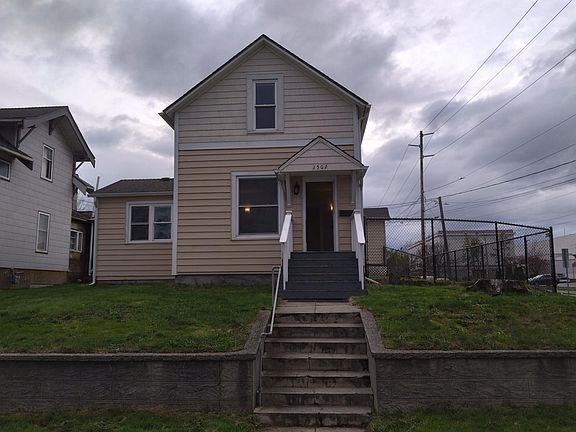 2nd image of 2502 Rockefeller Ave
