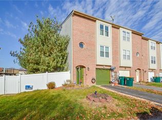 17 Freedom Ter, Easton, PA 18045