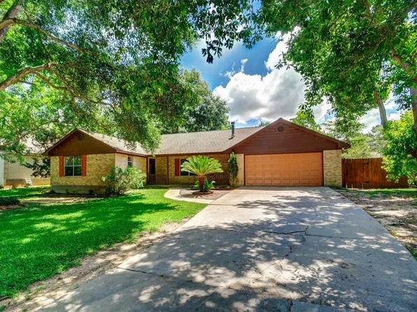 10282 Valley Dr S, Willis, TX 77318