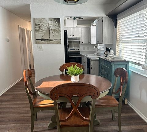 Dining and kit Apt B