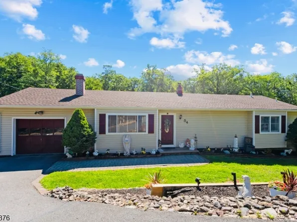 54 Navajo Trl, West Milford Twp., NJ 07480