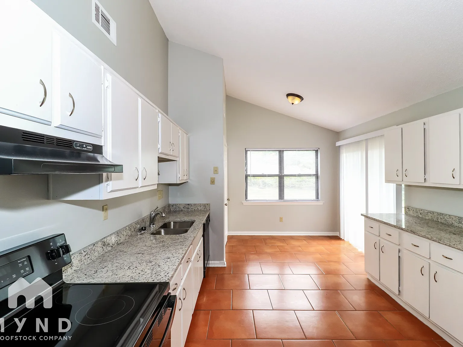 3 bed, 2.0 bath, 1147 sqft, $1,390 — Photo 4