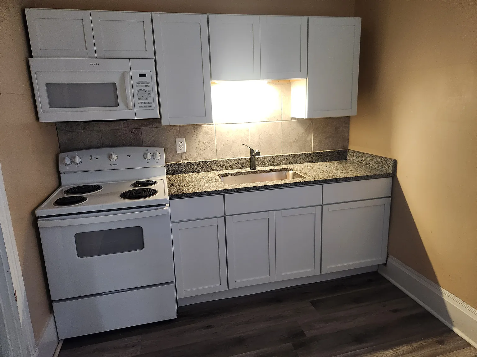2 bed, 720 sqft, $1,025 — Photo 3