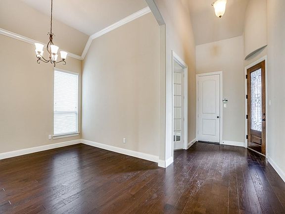 3rd image of 716 Sandbox Dr
