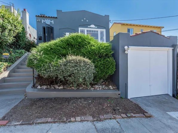 2001 E 28th St, Oakland, CA 94606