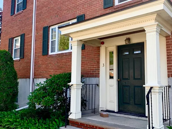 7 Harris Cir #2-21, Arlington, MA 02474