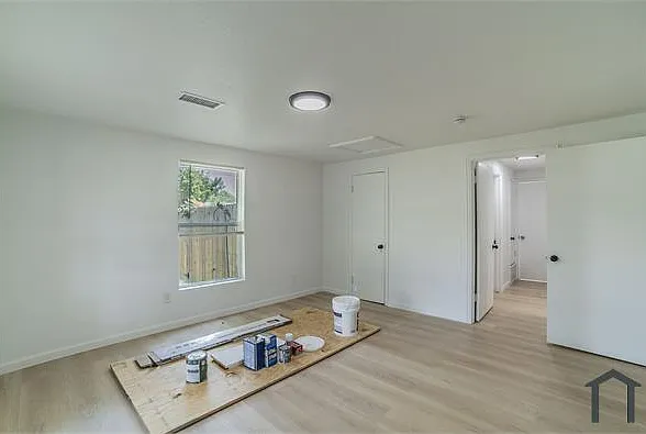 1208 Dan Gould Dr — Photo 2