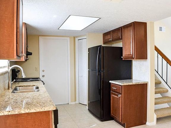 5th image of 1350 N Marcy Dr