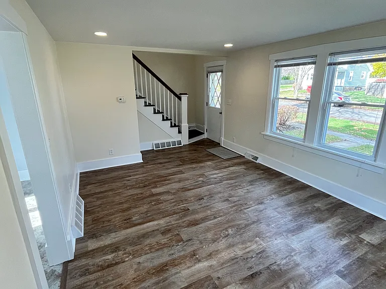 602 Edward St — Photo 7