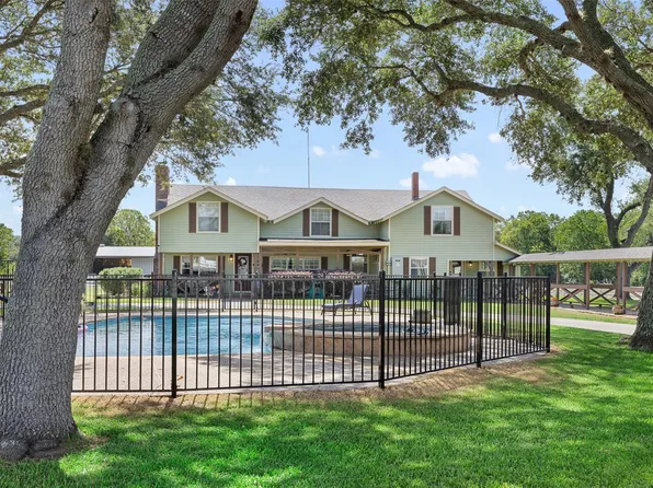 6541 Eagle Nest Acres Dr, Wallis, TX 77485