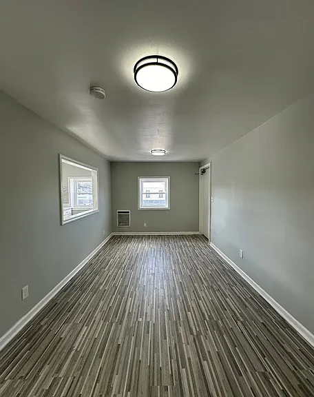 385 Somerset St #19 — Photo 3