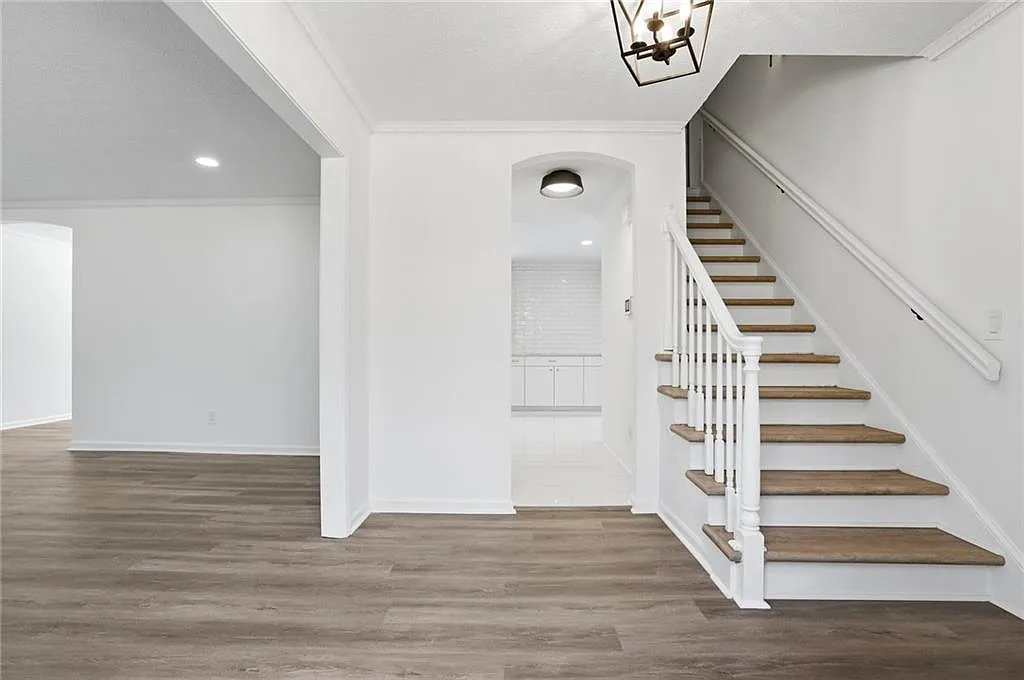 Building Photo - 313 Summit Ridge Dr
