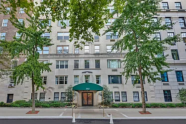 965 Fifth Avenue in Lenox Hill