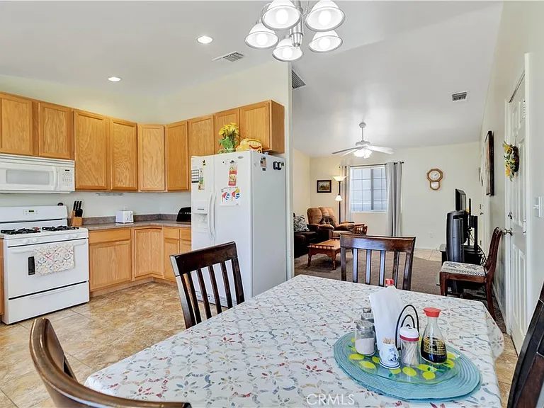 6627 Smoketree Ave — Photo 15