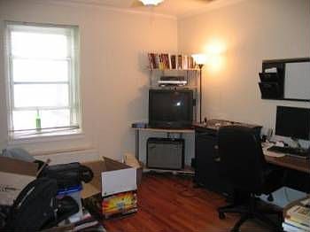 2nd image of 140 Woodside Grn APT 3C