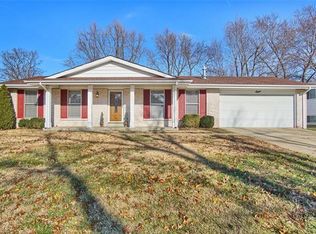 8 Blackwood Ln, Saint Peters, MO 63376