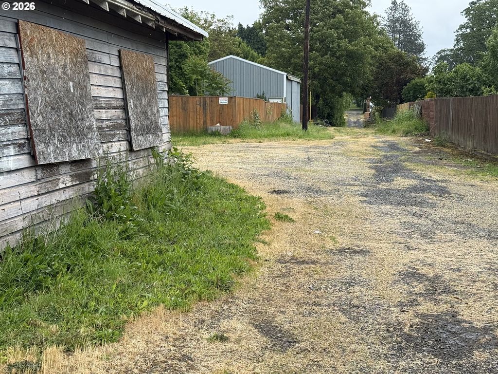 122 S 12th Ave, Cornelius, OR - View 5