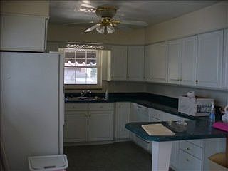 4th image of 216 N Queens Ct