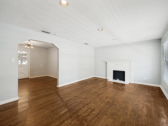 4th image of 4009 Anita Ave