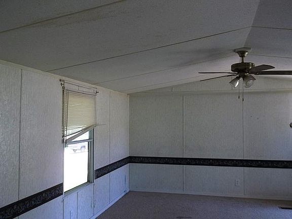 4th image of 47 Locust Dr