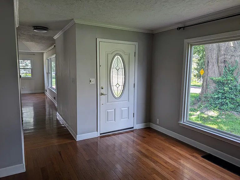 5800 Floyd St — Photo 9