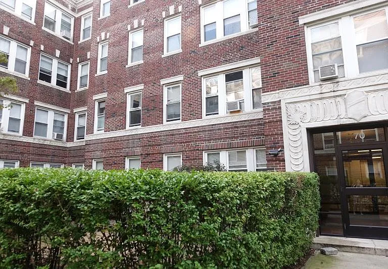 70 Chiswick Rd #1 — Photo 2