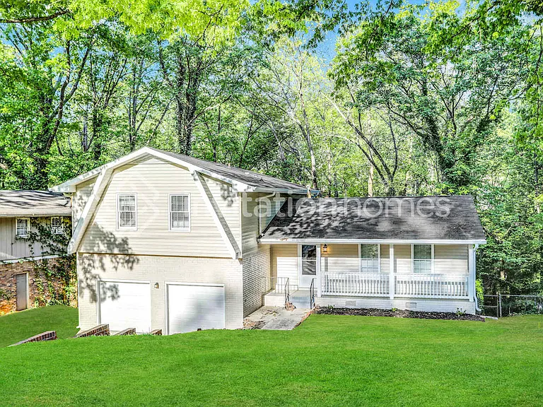 2339 Chevy Chase Ln — Photo 1