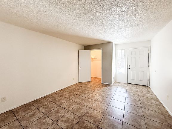 2nd image of 1601 W Denton Ln APT 6