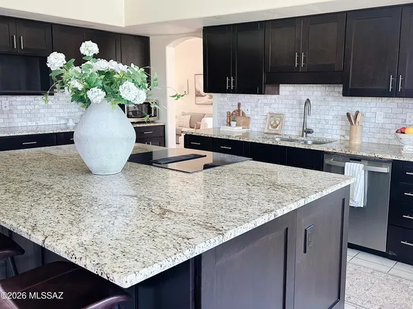 780 S Shadowtree Pl, Tucson, AZ 85748