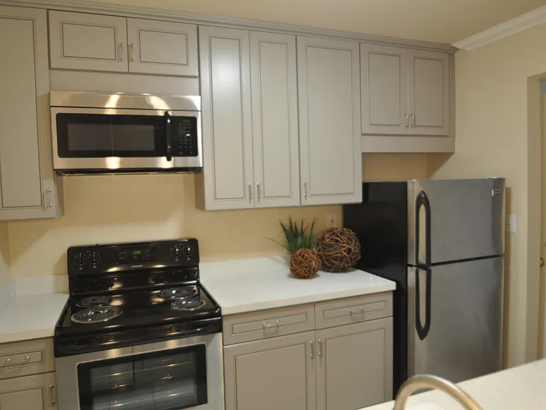 Oak Park Manor — Photo 34