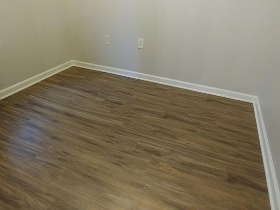 5th image of 127 Baybrook Cir
