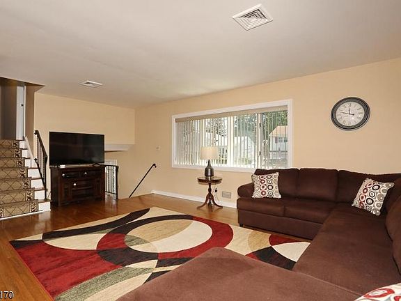 5th image of 7-29 Westmoreland Ave #1X