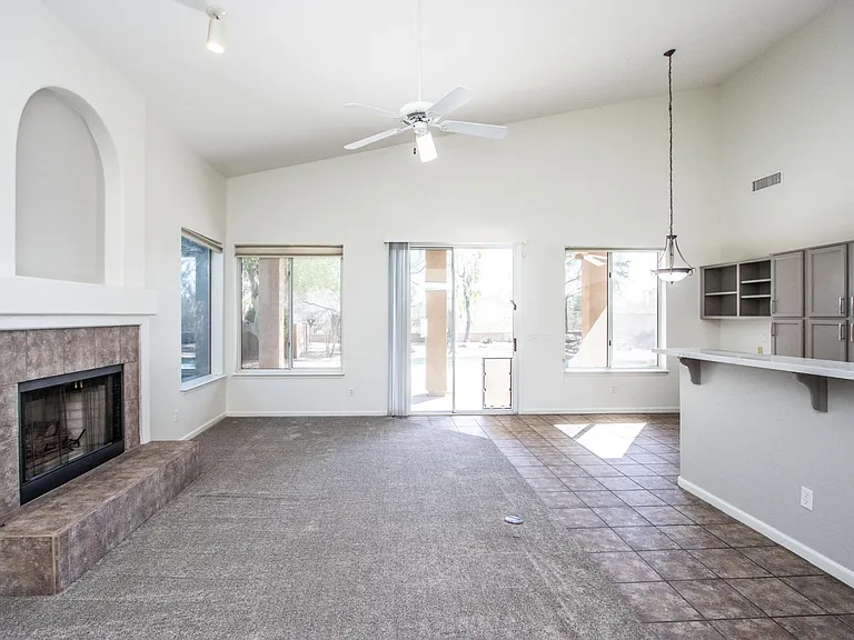 4627 E Dale Ln — Photo 12