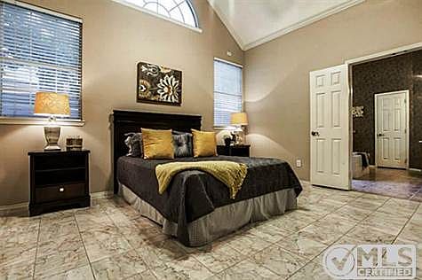 5th image of 2445 Kittyhawk Dr