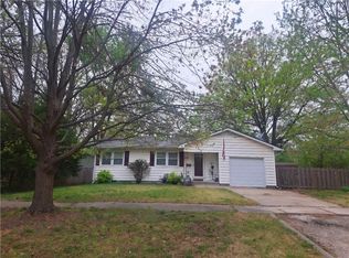 634 N Sycamore St, Ottawa, KS 66067