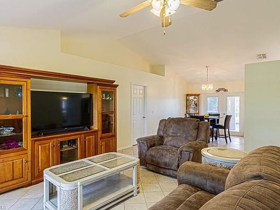 5th image of 2215 NE 19th Pl