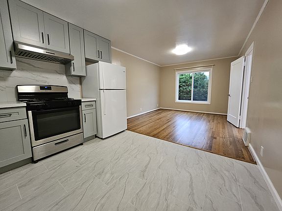 2nd image of 9 Sutro Heights Ave