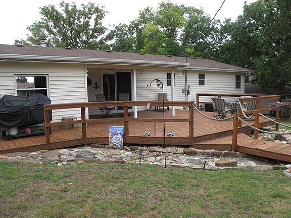 5th image of 8 Pine Ln
