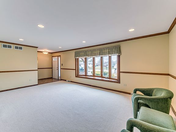 5th image of 15414 Brassie Dr