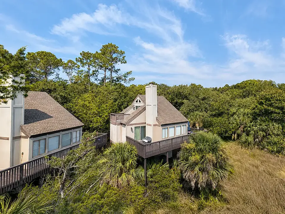 492 Cedar Walk