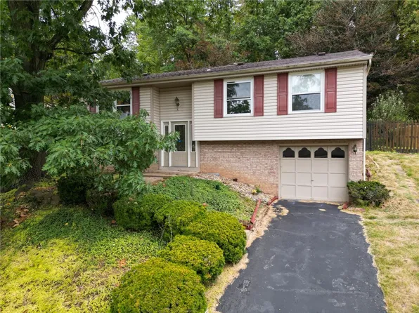 1613 Shawmut Dr, Glenshaw, PA 15116