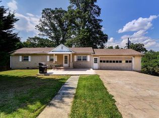 201 Cedar Hill Rd, Asheville, NC 28806