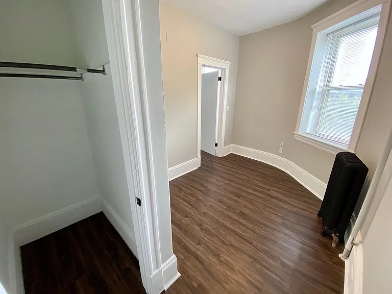 Chelsea Manor — Photo 38