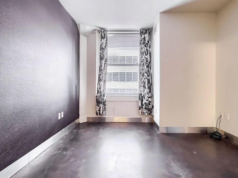 444 17th St #704 — Photo 11