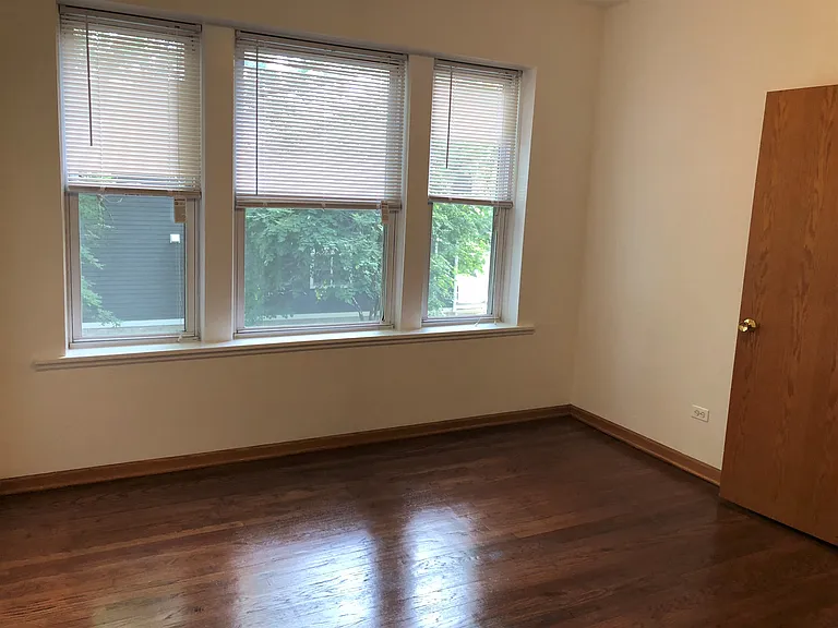 2254 W Berteau Ave #1 — Photo 3