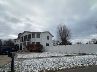 590 Allison Dr, Almont, MI 48003