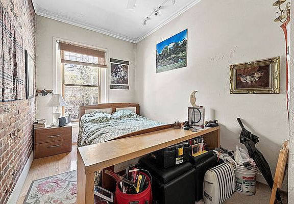 4th image of 234 W 75th St #3