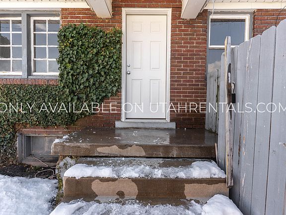 4th image of 1506 E Redondo Ave